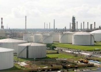 Uni Eropa Pertimbangkan Larangan Minyak Rusia