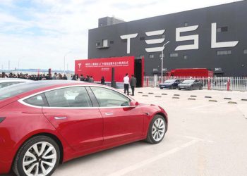 Tesla Tarik 947 Kendaraannya