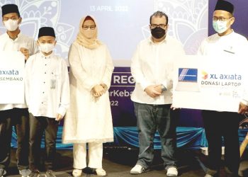 XL Axiata Donasi Laptop ke Ponpes