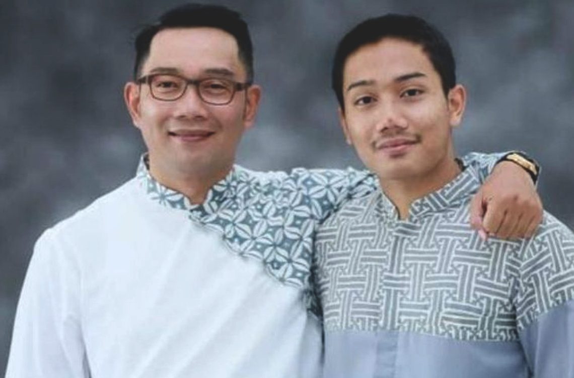 Gubernur Jawa Barat, Ridwan Kamil dan putra sulungnya Emmeril Khan Mumtadz.(net).