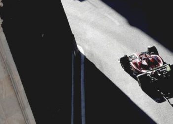 Hari Pertama Sesi Latihan GP Azerbaijan, Leclerc Kalahkan Perez