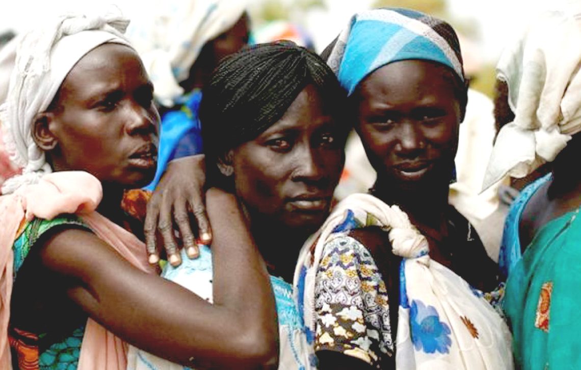 Sejumlah perempuan antre di klinik kesehatan keliling yang didukung UNICEF di desa Rubkuai, Unity State, Sudan Selatan. Kelaparan telah diumumkan secara resmi di beberapa bagian Sudan Selatan, yang telah terperosok dalam perang saudara sejak 2013. ** ant/rtr