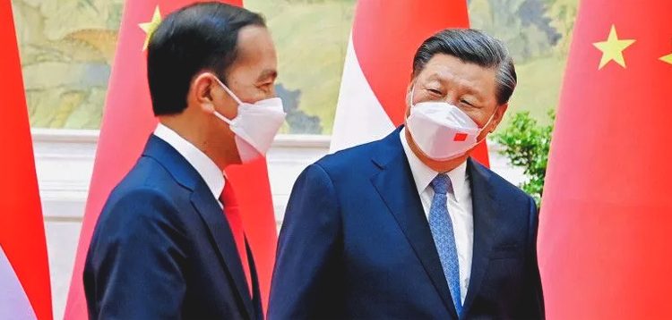 Presiden Jokowi dan Presiden China Xi Jinping saat melaksanakan pertemuan bilateral di Villa 14, Diaoyutai State Guesthouse, Beijing, China. (foto biropers)