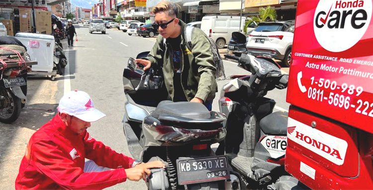 Honda Care servis panggilan dari Astra Honda Motor, siap melayani ketika motor bermasalah.(ist)