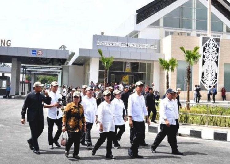 PPLN bisa masuk melalui Pos Lintas Batas Entikong Kalimantan Barat dengan Protokol Kesehatan yang baru diberlakukan.(setkab)