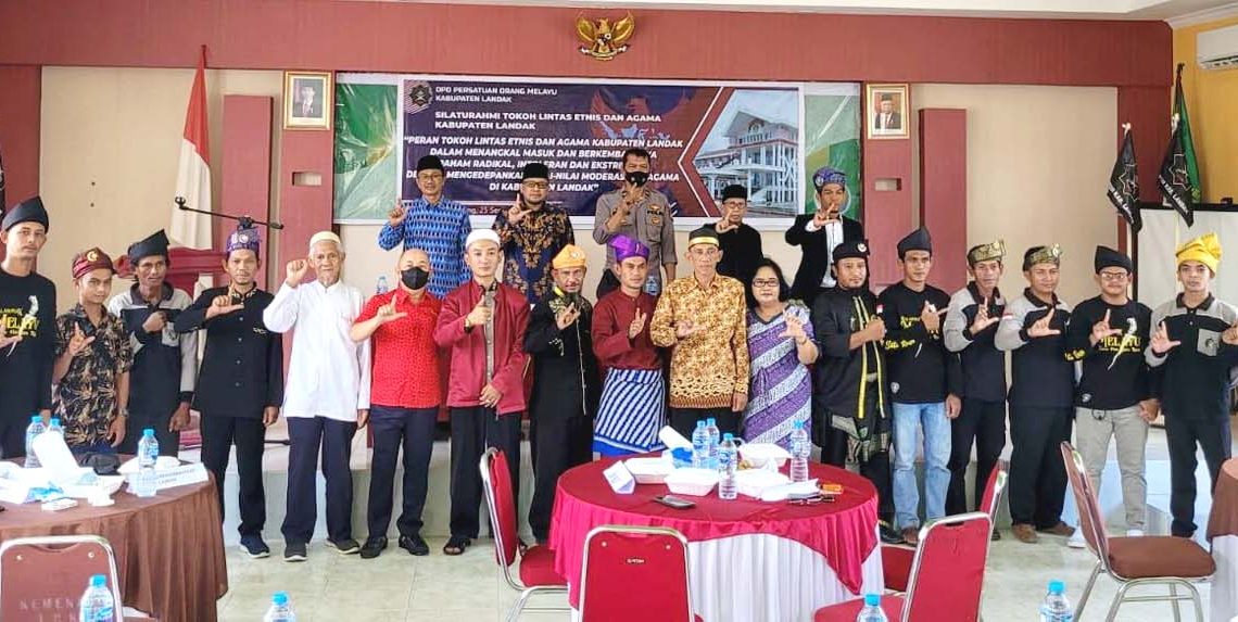 DPD POM Kabupaten landak foto bersama tokoh lintas etnis dan agama.(ist)