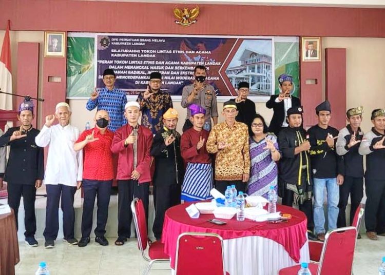 DPD POM Kabupaten landak foto bersama tokoh lintas etnis dan agama.(ist)