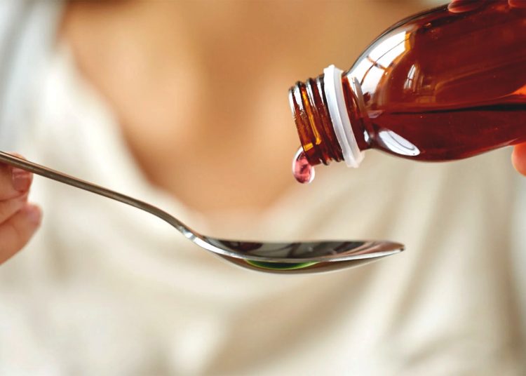 Ilustrasi penggunaan sirup parasetamol.(net)
