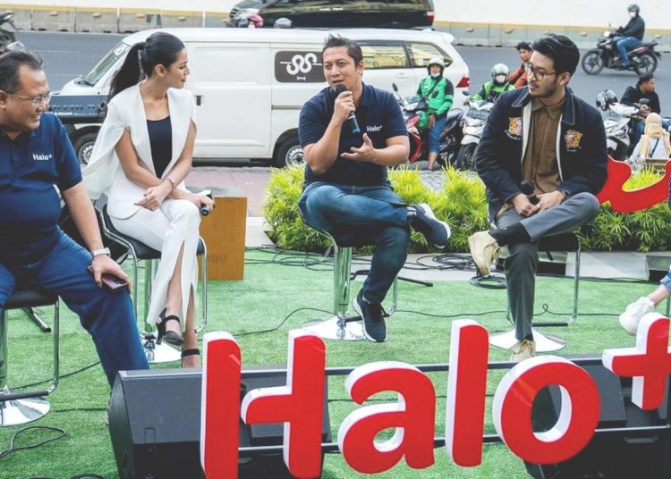 Direktur Sales Telkomsel Adiwinahyu B. Sigit (tengah) dalam Acara Global Afternoon with Halo+ hasil di Jakarta, Selasa.(ist)