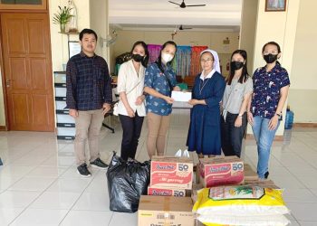 Astra Motor Peduli Bagikan Sembako ke Panti Jompo