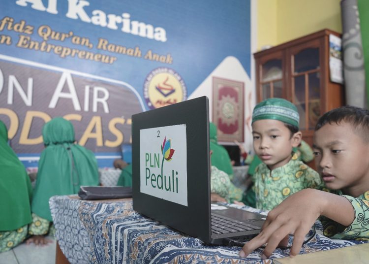Upaya PLN UID Kalbar mencerdaskan anak bangsa melalui program CSV.(ist)