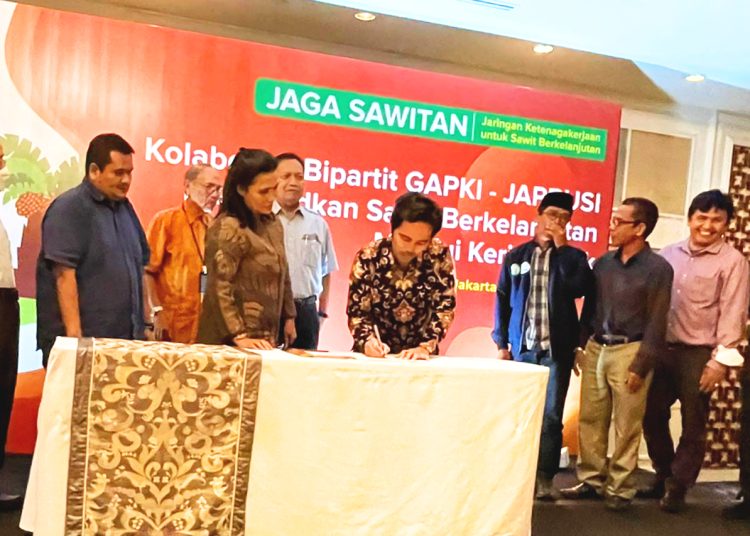 Penandatanganan deklarasi bersama GAPKI dan JABBUSI.(ist)