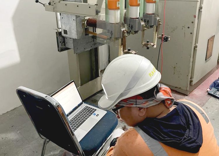 Pemeliharaan rutin aset kelistrikan PLN UP2D Kalbar.(ist)