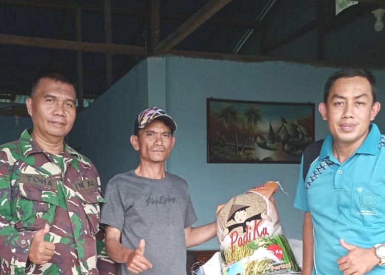Bantuan benih padi untuk petani terdampak banjir di Singkawang, Kalbar.(ist)
