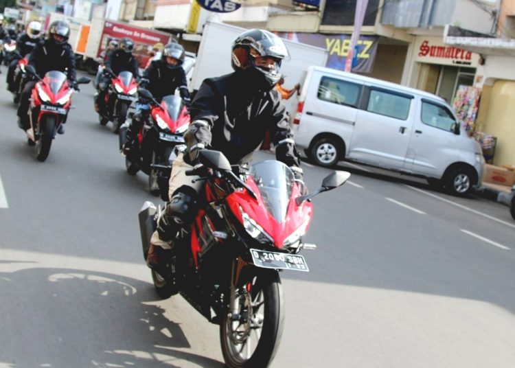 Ngabuburit mencari takjil dengan kondisi motor aman dan nyaman.(ist)
