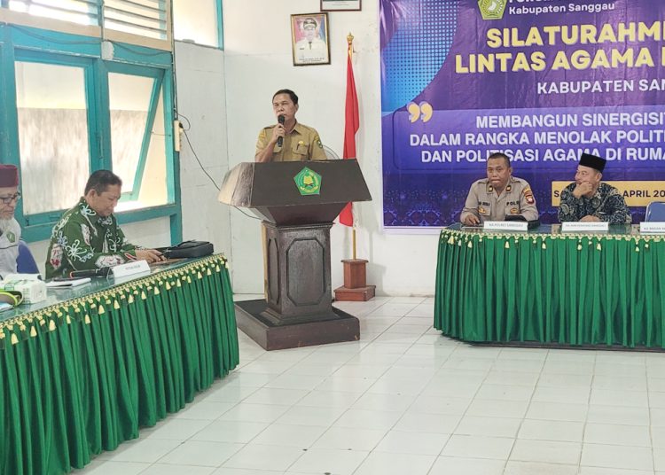 Silaturahmi tokoh lintas agama dan etnis Kabupaten Sanggau, Kalimantan Barat menolak politik identitas dan politisasi tempat ibadah.(ist)