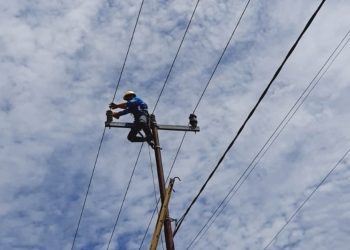 PLN Pulihkan Listrik Pasca Bencana Angin Puting Beliung