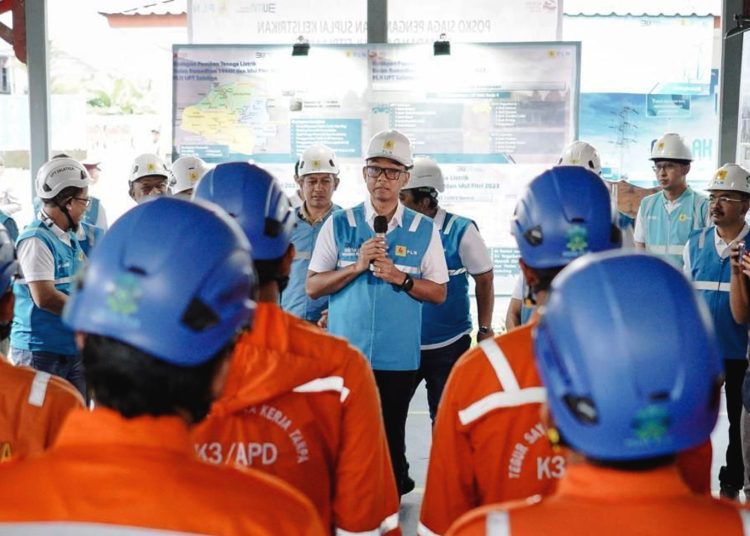 Direktur Utama PT PLN (Persero), Darmawan Prasodjo memantau pasokan listrik seluruh unit dan posko siaga PLN dan memastikan kondisi aman dan andal.(ist)