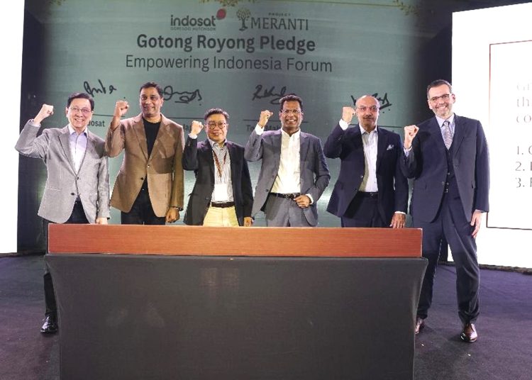 Dari kiri, Komisaris Indosat Cliff Woo, President Director & CEO Indosat Vikram Sinha, President Commissioner Bank Jago Jerry Ng, Business Unit Head Tech Mahindra Rajesh Chandiramani, VP Asia Pacific Google Cloud Karan Bajwa dan Komisaris Indosat Ahmad Al Neama saat Forum berlangsung di Jakarta, Selasa.(ist)