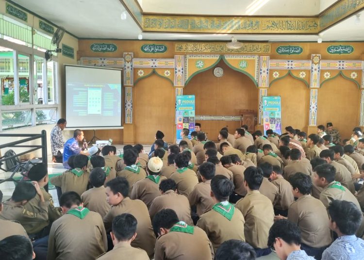 PLN sosialisasi keselamatan kelistrikan di SMP Muhammadiyah Pontianak, Kalbar. (ist)