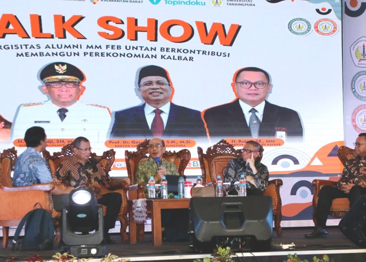 Talkshow Sinergi Alumni dalam Kontribusi Perekonomian Kalbar yang digelar FEB Untan, menghadirkan Ekonom Senior Faisal Basri, Gubernur Kalbar, H Sutarmidji, Rektor Untan, Garuda Wiko dan Dirut Bank Kalbar, Rokidi.(ist)