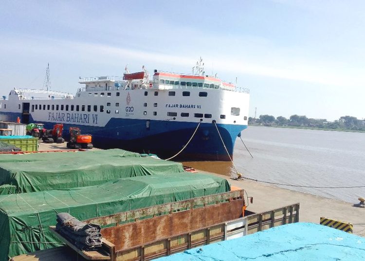 Pelabuhan Dwikora Pontianak, Kalimantan Barat.(matra)