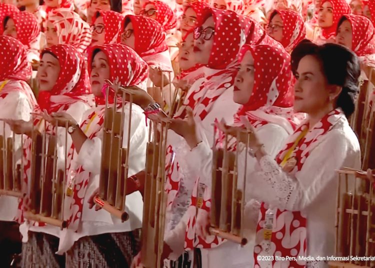 Pergelaran angklung di Stadion Utama Gelora Bung Karno, Jakarta, Sabtu.(ist)