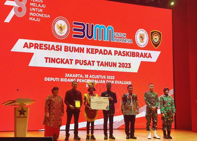 PLN memaknai Hari Kemerdekaan dengan memberikan apresiasi kepada Paskibraka.(ist)