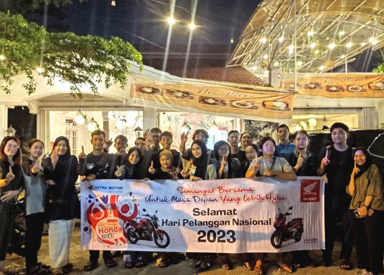 Komunitas tuli #Cari_Aman bersama Astra Motor Kalbar menggelar kegiatan safety riding.(ist)