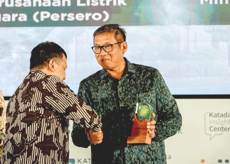 PLN meraih penghargaan Katadata Green Initiative Awards 2023 karena dinilai memiliki berbagai terobosan transisi energi.(ist)
