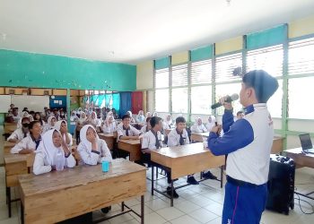 Mengenal #Cari_aman ketika Berkendara Bersama SMPN 7 Pontianak