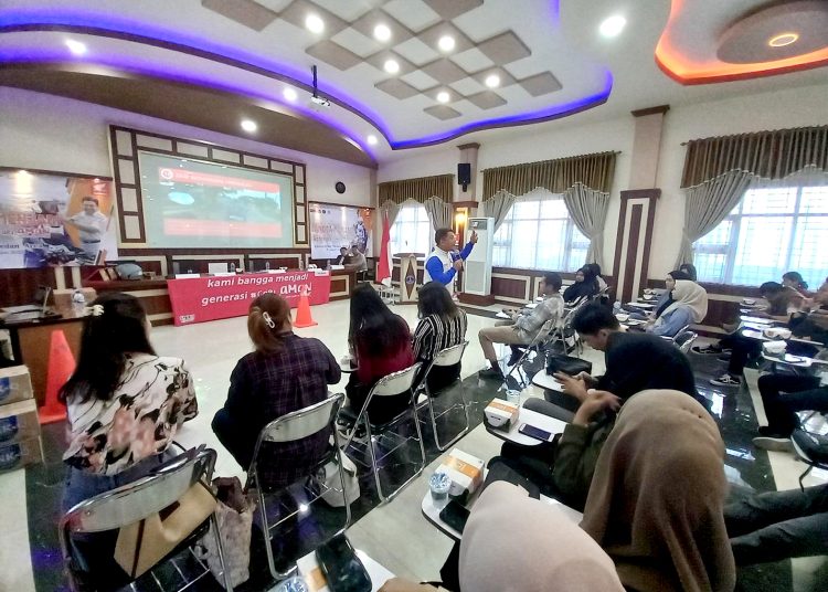 AHM mengedukasi ribuan mahasiswa agar menjadi generasi peduli keselamatan di jalan raya.(ist)