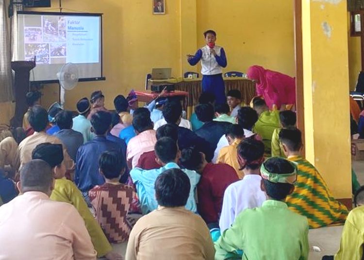 Edukasi safety riding Astra Motor Kalbar bersama MTSN 1 Pontianak, Kalimantan Barat.(ist)