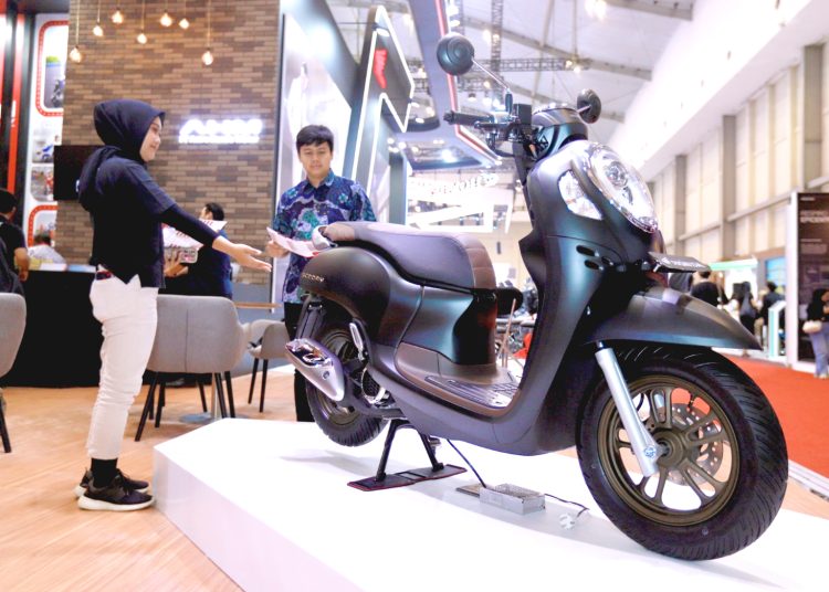 New Honda Scoopy yang kini hadir dengan warna dan striping baru dan masa garansi lima tahun.(ist)