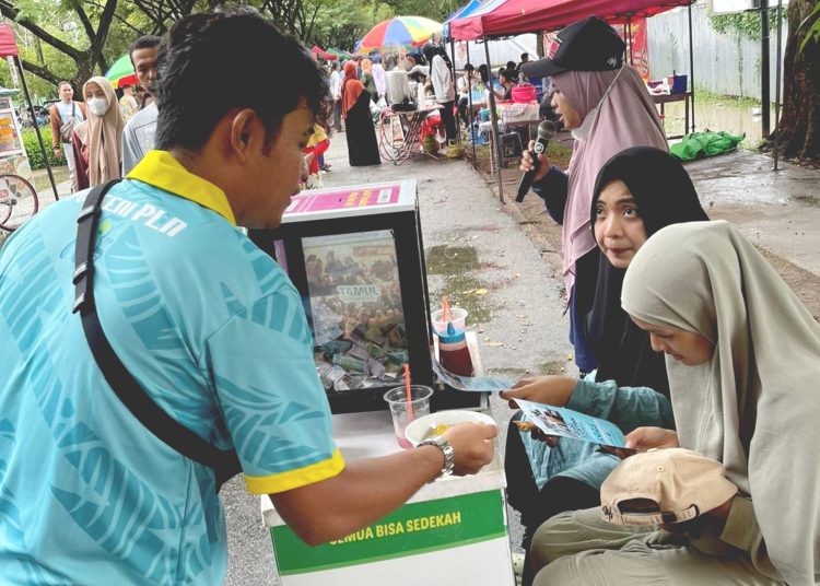Antusias masyarakat memanfaatkan promo tambah daya PLN di Pontianak, Kalbar.(ist)