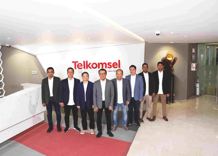 Jajaran Komisaris, Direktur Utama, dan Direktur Network Telkomsel yang baru.(ist)