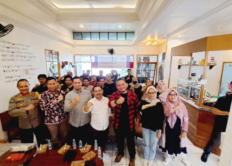 HCC Indonesia saat mengumumkan pemenang Lomba Video Anti Hoax Jelang Pesta Demokrasi 2024 di Pontianak. (ist)