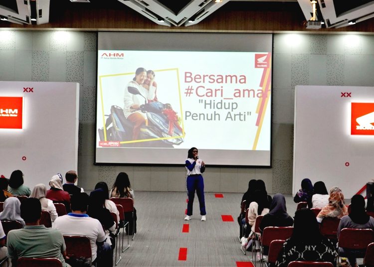 PT Astra Honda Motor (AHM) bersama jaringan main dealer sepeda motor Honda seluruh Indonesia memberikan edukasi keselamatan berkendara kepada sekitar 1.100 perempuan dari Sabang sampai Merauke.(ist)