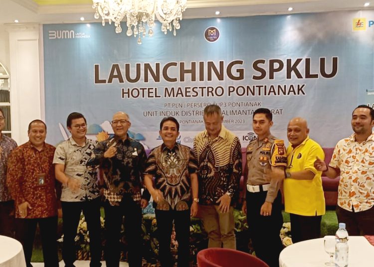 Launching SPKLU di halaman hotel Maestro Pontianak.(ist)