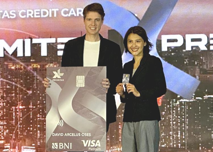Direktur & Chief Commercial – Consumer Officer XL Axiata, David Arcelus Oses (kiri) Bersama SEVP Retail Digital Solutions BNI, Rian Eriana Kaslan dalam acara kerjasama BNI XL Axiata di Jakarta pekan lalu.**