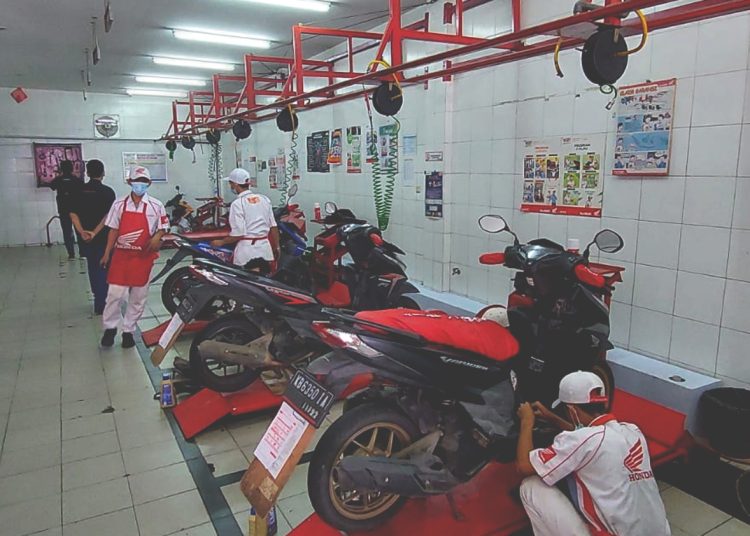 Pelayanan servis di AHASS Pontianak. (ist)