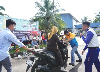 Asmo Kalbar #Cari_aman Bulan K3 dengan PT United Traktor