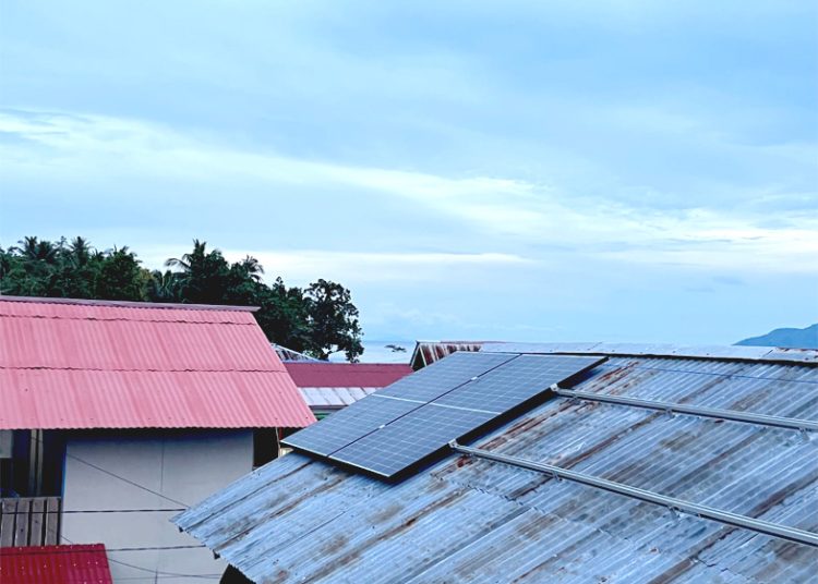 PLN Icon melakukan pengembangan program PLTS 1 juta atap di Kalimantan Barat.(ist)