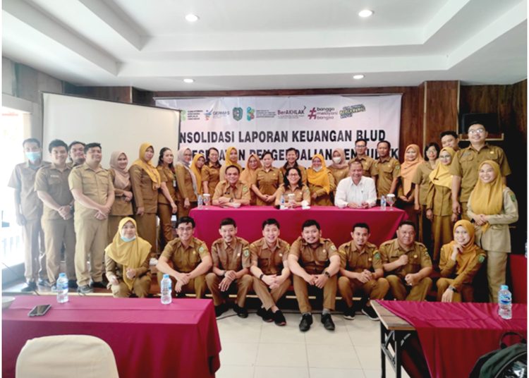 Foto bersama kegiatan Bimtek Konsolidasi Laporan Keuangan BLUD yang digelar BPKP Kalbar bersama Dinkes PPKB Bengkayang.(ist)