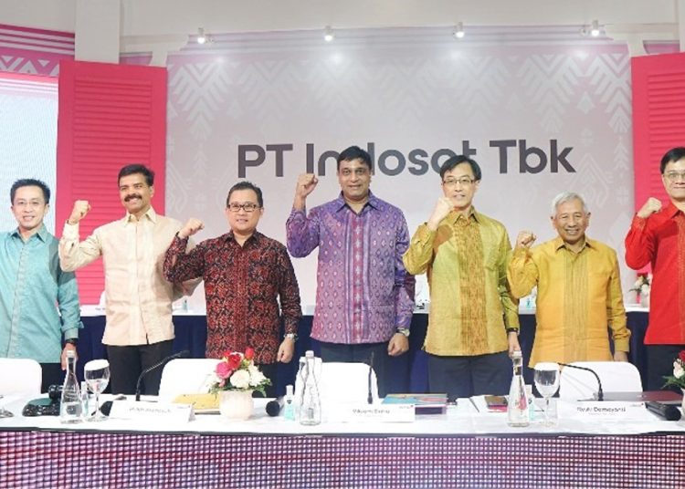 Vikram Sinha, President Director and Chief Executive Officer Indosat Ooredoo Hutchison (ke empat kiri).(ist)