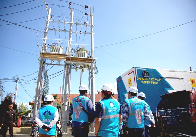 PLN memasok kebutuhan listrik dari energi bersih pada perhelatan F1 Powerboat 2024 di Danau Toba. (ist)