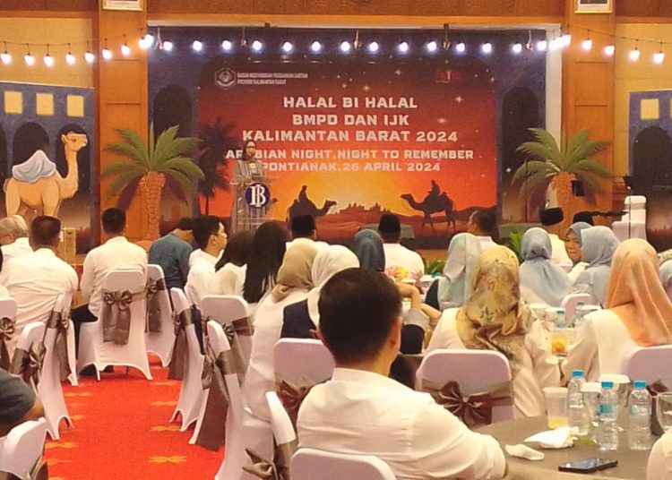 Halal Bihalal BMPD – FKIJK Kalimantan Barat yang digelar di aula Keriang Bandong Kantor Bank Indonesia Kalbar di Pontianak, Jumat.(matra)