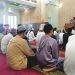 Masjid Al Mukhlisin Pontianak Salurkan Zakat Fitrah