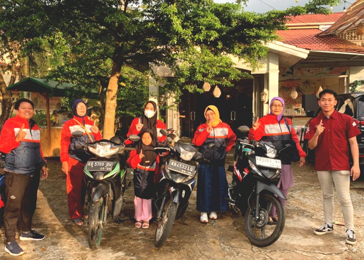 Ngebuburide Uji Irit Asmo Kalbar bersama Honda Revo.(ist)