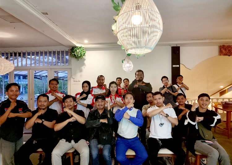 Astra Motor Kalbar edukasi safety riding bersama karyawan Telkom Akses.(ist)